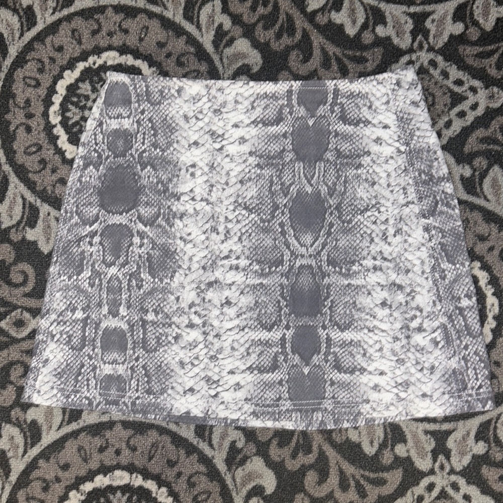 BDG Snakeskin Mid Rise Skirt (M)